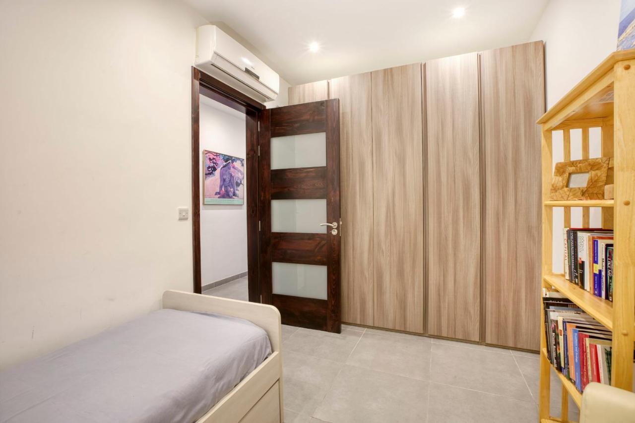 Apartment With Pool-Hosted By Sweetstay Zebbug  Buitenkant foto